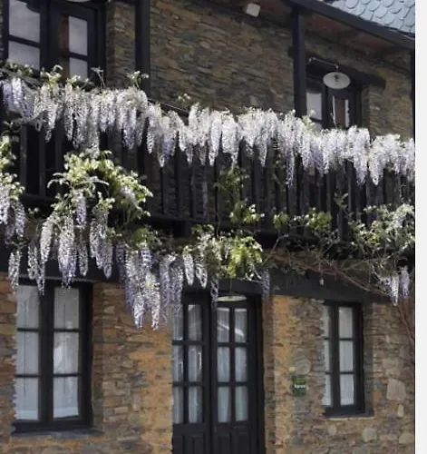 **** El Barreiro. Ideal Familias.